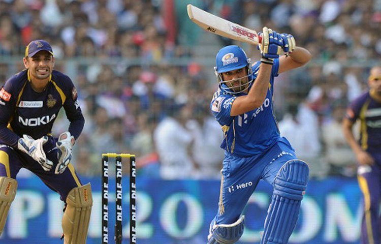 রোহিত শর্মা : তালিকার তিন নম্বরে রয়েছেন হিটম্যান। টি-টোয়েন্টি এবং একদিনের ম্যাচে ভারতের অন্যতম ভরসা রোহিত। ২০১৮ সালে রোহিতকে মুম্বাই ইন্ডিয়ান্স কিনেছিল ১৫ কোটি টাকায়।