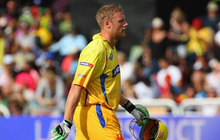 অ্যান্ড্রু ফ্লিনটফ : ২০০৯ সালের আইপিএলের জন্য ফ্লিনটফকে সাত কোটিতে দলে নিয়েছিল চেন্নাই। সেই মৌসুমে সবচেয়ে দামি ক্রিকেটার ছিলেন তিনিই। কিন্তু, চোট আঘাতের কারণে মাত্র তিনটি ম্যাচ খেলেন তিনি। করেছিলেন ৬২ রান। পেয়েছিলেন ২টি উইকেট।