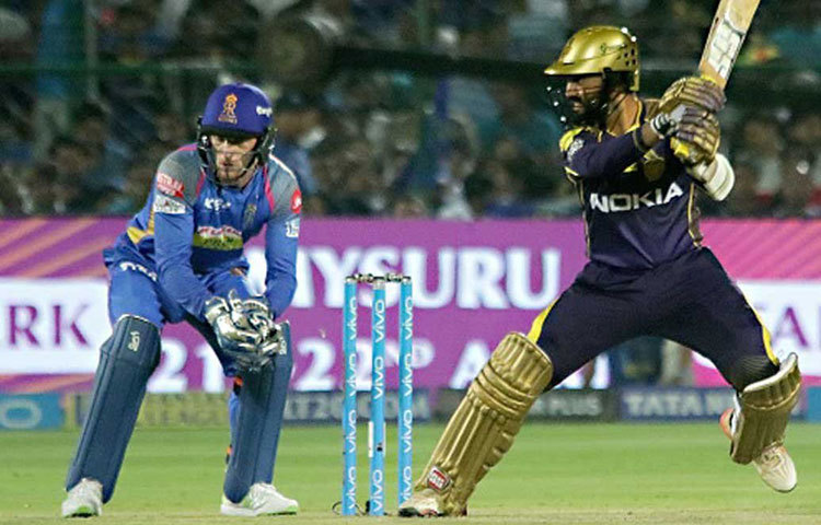 দীনেশ কার্তিক : কেকেআর-এর অধিনায়ক কার্তিক এই মুহূর্তে টি-টোয়েন্টিতে অন্যতম সেরা ক্রিকেটার। গতবার ১৬টি ম্যাচে করেছিলেন ৪৯৮ রান।