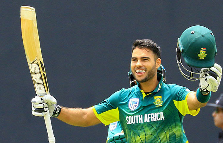 দক্ষিণ আফ্রিকার এমজাঞ্জি সুপার লিগে স্টার ছিলেন রিজা হেনড্রিকস। ক্যারিয়ারের শুরুতে তেমন সফল না হলেও ২০১৮ সালে এই টপ অর্ডার ব্যাটসম্যানের স্কিলে মুগ্ধ হয়েছেন অনেকেই। ডেথ ওভারেও তার ফিনিশার হিসাবেও কামাল করেছেন রিজা। ৫০ লাখ টাকা বেস প্রাইস থাকায় অনেক দলের নজরেই রয়েছেন এই হার্ড হিটার।