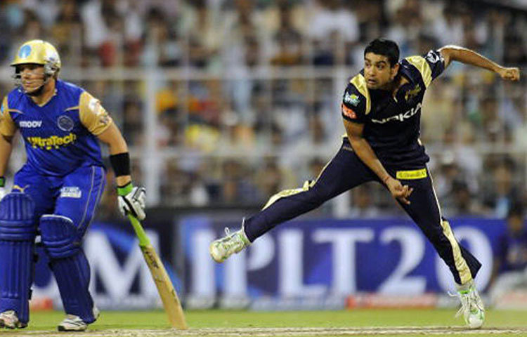 লক্ষ্মীরতন শুক্ল : বাংলার প্রাক্তন ক্রিকেটার। প্রথম আইপিএলে সৌরভের অতি পছন্দের পাত্র ছিলেন। বর্তমানে পশ্চিমবঙ্গের মন্ত্রী।