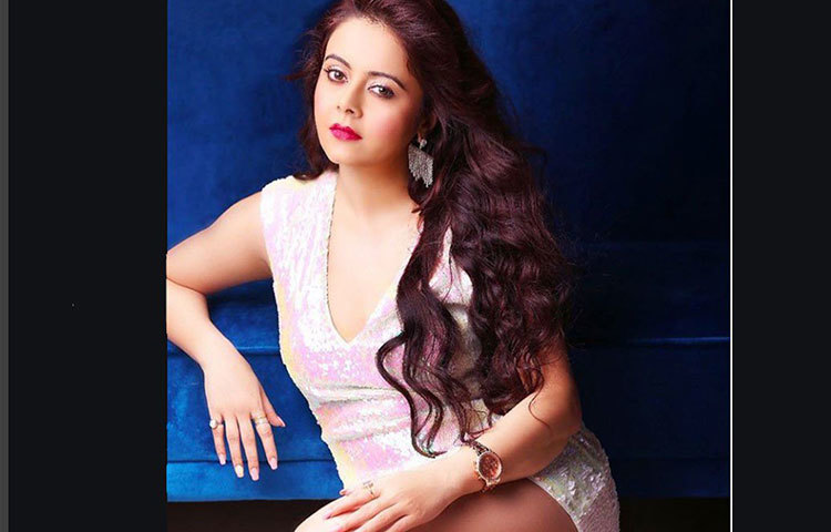 অভিনেত্রী বলেন, তার পায়ের তলায় সর্ষে। পাহাড় হোক বা সমুদ্র, বেড়াতেই নাকি সবচেয়ে বেশি ভালোবাসেন তিনি। উত্তর-পূর্ব ভারত কিংবা কাশ্মীরের প্রত্যন্ত এলাকা সর্বত্রই তিনি ঘুরে বেড়িয়েছেন।