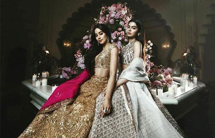 শ্রীদেবী কন্যা জাহ্নবী ও শ্রুতি।