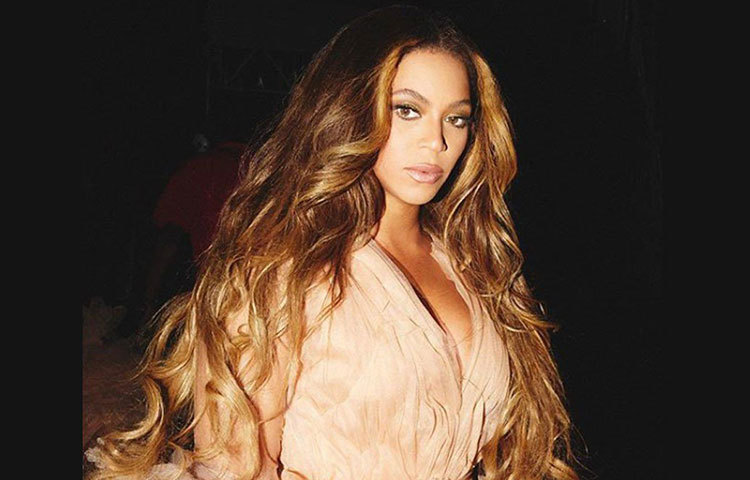 ঈশার বিয়েতে বিয়ন্সে তো নাচলেন-গাইলেন। কিন্তু, তার জন্য ঠিক কত টাকা নিলেন, তা জানেন কি?