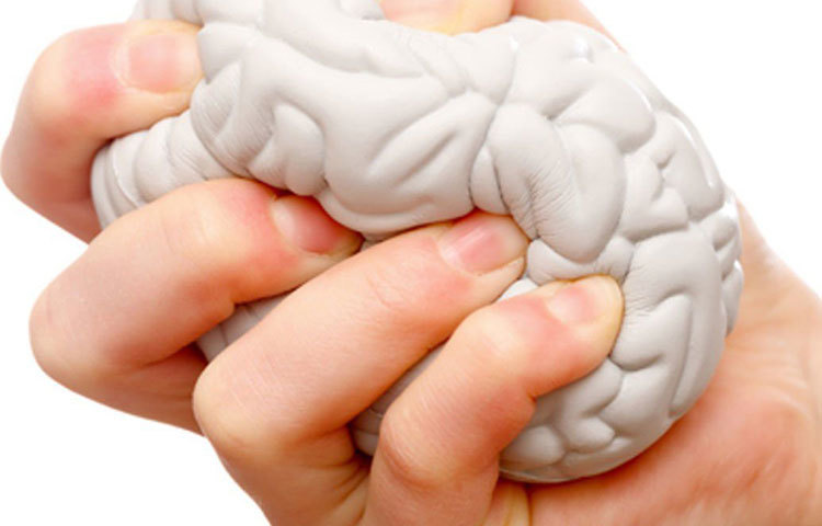 নার্ভকেও চাপমুক্ত রাখে এই ব্যায়াম। মাথা, ঘাড়, পাকস্থলি এবং ফুসফুসের পেশিকে শিথিল করতে সাহায্য করে। ফুসফুসের পেশি শিথিল হওয়ায় অনেক বেশি পরিমাণ অক্সিজেন শরীরে প্রবেশ করে। তার সঙ্গে ভালো রক্ত চলাচল কোষে কোষে বেশি পরিমাণ অক্সিজেন পৌঁছে দেয়।