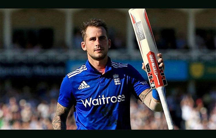 আইপিএলের ১৬ ম্যাচে রান ৫৭৭। স্ট্রাইক রেট ১৪১.৭৬। সব মিলিয়ে ২টো সেঞ্চুরিও রয়েছে। তা সত্তে¡ও কোনো এক অজানা কারণে এবারের নিলামে দল পাননি দক্ষিণ আফ্রিকার হাশিম আমলা।