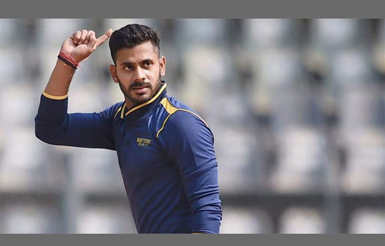 ২০১৮ সালে দিল্লির হয়ে আইপিএলে খেলার জন্য ১ কোটি ৪ লাখ টাকা পেয়েছিলেন উইকেটকিপার-ব্যাটসম্যান নমন ওঝা। তবে মাত্র একটা ম্যাচেই তাকে খেলানো হয়েছিল। মঙ্গলবারের নিলামে অবশ্য আর দল পাননি নমন।