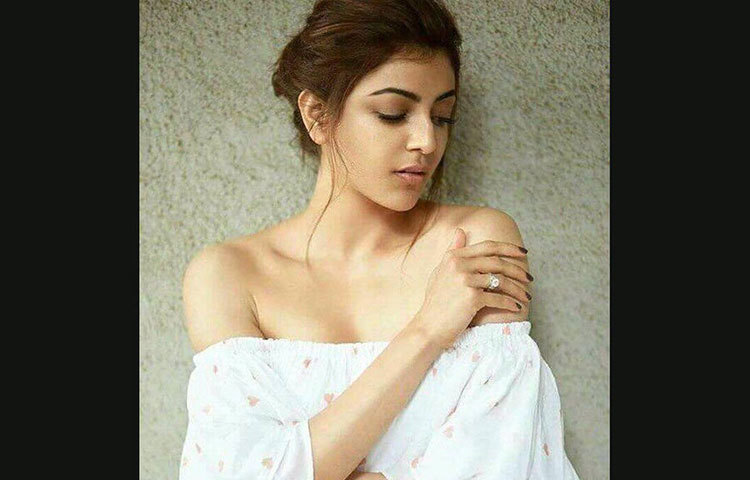 ২০০৪-এ বিবেক ওবেরয়-ঐশ্বর্য অভিনীত ‘কিউঁ হো গ্যায়া না’ ছবিতে তিনি কাজ করেছেন। তাকে দেখা গিয়েছে রণদীপ হুডার সঙ্গে ‘দো লবজোঁ কি কাহানি’ ছবিতে। কাজল আগারওয়ালের ‘লিপ-লক’ ভিডিয়ো এক সময় ভাইরাল হয়।