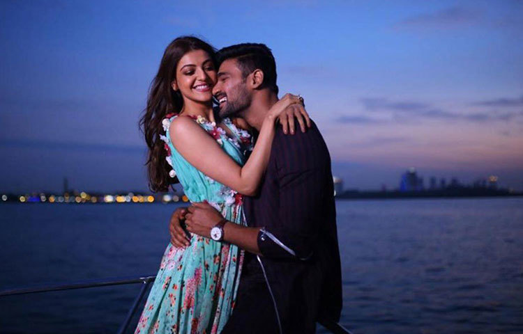 সম্প্রতি অ্যাকশন ড্রামা কাভাচামে তার নায়ক শ্রীনিবাস বেল্লামকোন্ডার সঙ্গে ঘনিষ্ঠ ফটোশুটটিও ভাইরাল হয়েছে নেট দুনিয়ায়।