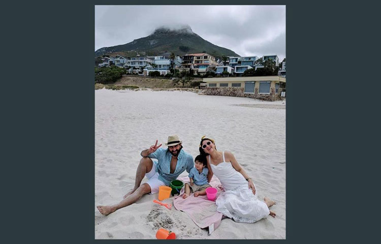 বাবা-মায়ের সঙ্গে তৈমুর জন্মদিনে সময় কাটাচ্ছে।