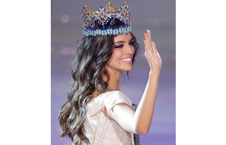 বিশ্বের ১১৭ সুন্দরীকে পেছনে ফেলে সেরার মুকুট জিতে নিয়েছেন ভেনেসা।