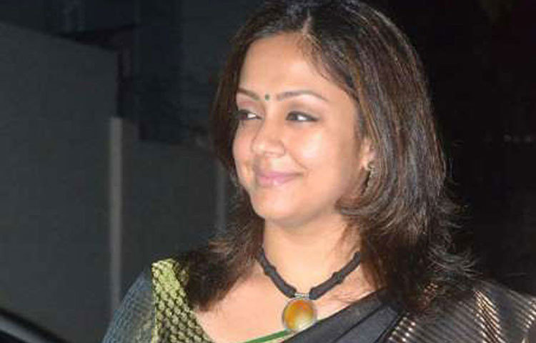 জ্যোতিকা : অক্ষয় খান্নার বিপরীতে ‘ডোলি সাজাকে রাখনা’ দিয়ে বলিউড যাত্রা শুরু মুম্বাইয়ের জ্যোতিকার। পরবর্তীতে একাধিক তামিল ছবিতে অভিনয় করেছেন। করেছেন একাধিক তামিল নাটকও।