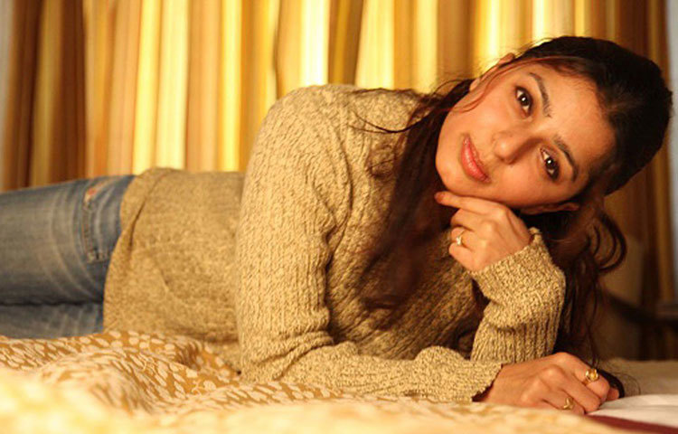 ভূমিকা চাওলা : ‘তেরে নাম’, ‘রান’-এর মতো জনপ্রিয় বলিউডি ছবিতে দাপটে অভিনয় করেছেন। পাশাপাশি দক্ষিণের অনেক ছবিতেও ভূমিকাকে দেখা গিয়েছে। দিল্লির এক পঞ্জাবি পরিবারে জন্ম ভূমিকার।