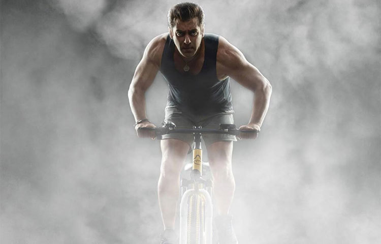 ‘ট্রাইজেমিনাল নিউরালজিয়া’ নামে এক ধরনের স্নানুয় সমস্যায় ভুক্তোভোগী সালমান খান।