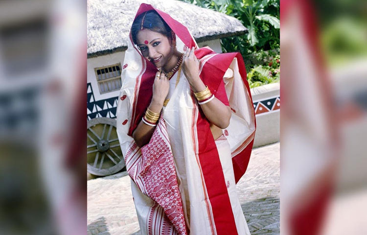 বেশ কয়েকটি টেলি সিরিয়াল ও টেলি ছবিতেও কাজ করেছেন অভিনেত্রী।