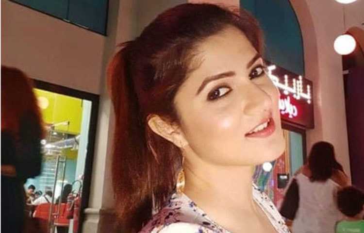 দুবাইতে গিয়ে বেশকিছু ছবি পোস্ট করেছেন অভিনেত্রী।