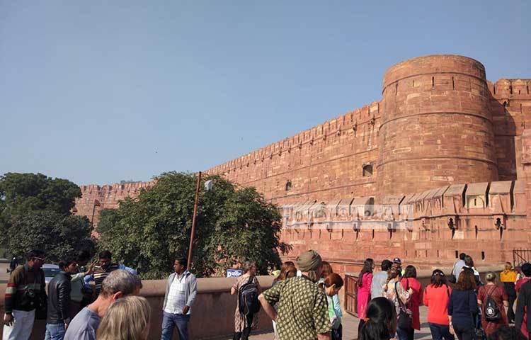 বর্তমান দুর্গটির অধিকাংশই মোঘল আমলে নির্মিত হলেও এখানে ১১ শতকে নির্মিত একটি প্রাচীন দুর্গের অবস্থান ছিল। ছবি : জাগো নিউজ