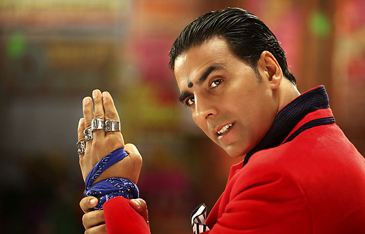 হলিউড অভিনেতা ডয়েন জনসনের বিপরীতে একটি ছবিতে কাজ করার কথা ছিল অক্ষয় কুমারের। কিন্তু বিদেশি ছবিতে কাজ করতে নারাজ অক্ষয় সেই প্রস্তাবে রাজি হননি।