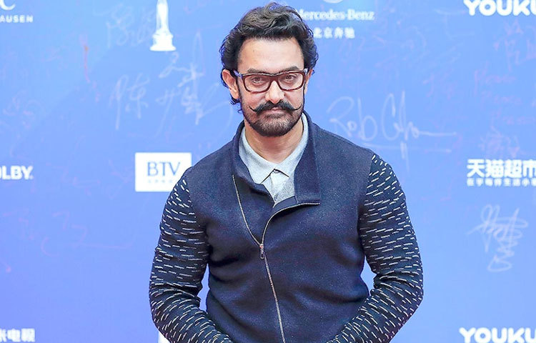 আমির খান : নার্সি মঞ্জি কলেজে দ্বাদশ শ্রেণি পর্যন্ত পড়াশোনা করেছেন।