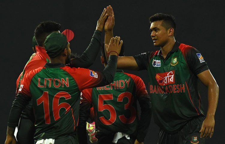 শ্রীলঙ্কার প্রেমদাসা স্টেডিয়ামে বাংলাদেশ প্রথমে ব্যাট করে তুলেছিল ১৭৬ রান। কিন্তু, ২০১৭ সালে ওই ম্যাচে ১৩১ রানের বেশি তুলতে পারেনি শ্রীলঙ্কা।