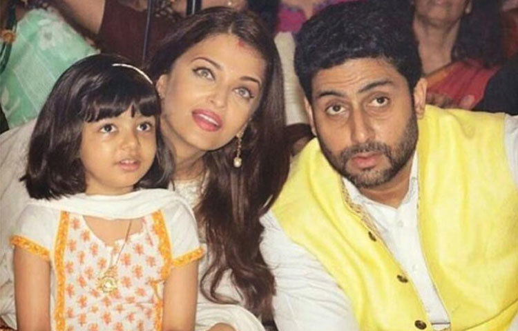 বিয়ে বাড়ি হোক বা জন্মদিনের পার্টি, মেয়ে আরাধ্যাকে কোথাও একা ছাড়েন না ঐশ্বরিয়া।