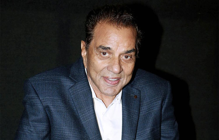 ধর্মেন্দ্র : তুমুল এই জনপ্রিয় নায়কের আসল নাম ধর্মেন্দ্র সিংহ দেওল।