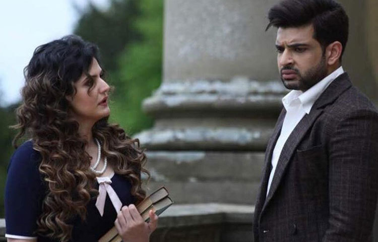 শুরুতেই একটা ভূতের ছবি দেখার সুযোগ পাচ্ছেন দর্শকরা। বিক্রম ভট্ট পরিচালিত ‘১৯২১’ মুক্তি পেতে চলেছে আগামী ৫ জানুয়ারি। ছবিতে অভিনয় করেছেন টেলিভিশনখ্যাত কর্ণ কুন্দ্রা ও জারিন খান।