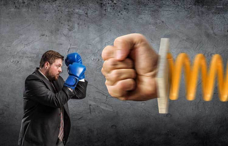 অফিসে নিজের একটা বিশেষ পরিচয় তৈরি করুন। সেই সঙ্গে অফিসে কারোর পক্ষ নেবেন না।