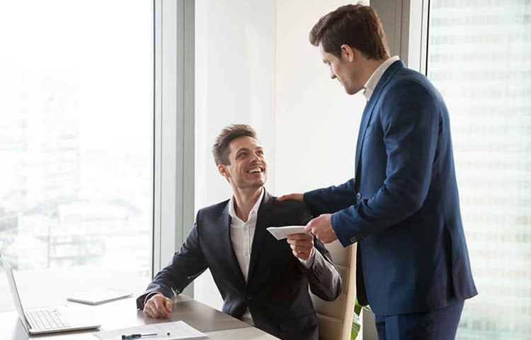 কখনো নিজে যেচে প্রমোশনের কথা বলবেন না।