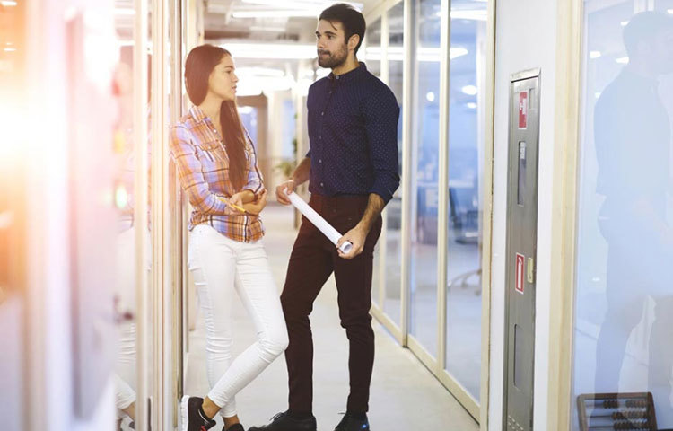 গভীর কিছু নিয়ে আলোচনা, মূলত কমিটমেন্ট নিয়ে কথা বলতে গেলেই সেখান থেকে পালানোর মতলব আঁটে।