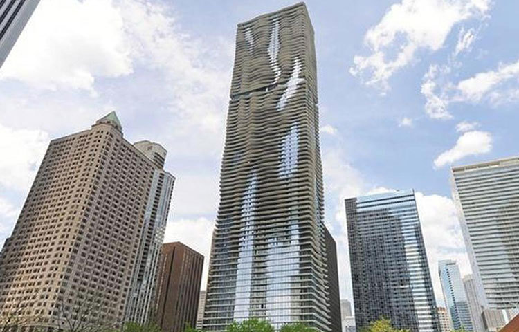 আলদার হেডকোয়ার্টার, আবু ধাবি : ঝিনুকের খোলসের আকৃতির অনুকরণে তৈরি এই বহুতল। এটি মধ্যপ্রাচ্যের একমাত্র গোলাকার ভবন। ২০১০ সালে নির্মিত হয় ১১০ মিটার উঁচু এই বহুতলটি।