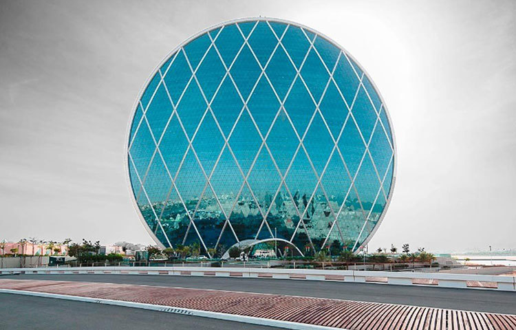 তাইপেই ১০১, তাইপেই : ২০০৪ থেকে ২০১০ সাল পর্যন্ত এটি ছিল বিশ্বের সর্বোচ্চ বহুতল। পরে বুর্জ খালিফা সেই স্থান দখল করে। ২০০৮ সালে ‘এমপোরিস স্কাইস্ক্র্যাপার অ্যাওয়ার্ড’ জেতে এই বহুতল।