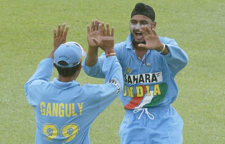 হরভজন সিংহ : ভাজ্জিকেও ব্যাট হাতে রান করতে হয়নি এই ম্যাচে। বল হাতে ১টি উইকেট পান তিনি। এখনও ক্রিকেটের সঙ্গে যুক্ত তিনি। আসন্ন আইপিএল-এ চেন্নাই সুপার কিংসের হয়ে খেলবেন তিনি।