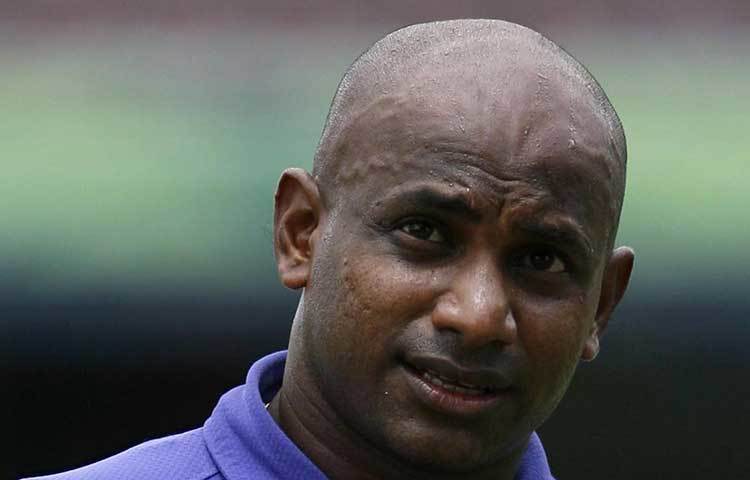 আন্তর্জাতিক একদিনের ক্রিকেটে সর্বাধিক শূন্য রানে প্যাভিলিয়নে ফিরেছেন সনাৎ জয়সুরিয়া। ৩৪বার শূন্য রানে প্যাভিলিয়নে ফিরেছেন তিনি।