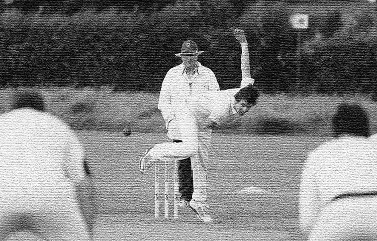 ১৮৮৮ সালের১০ ফেব্রুয়ারি সিডনিতে টসে জিতে ইংল্যান্ডকে ব্যাট করতে পাঠায় অস্ট্রেলিয়া। মাত্র ১১৩ রানে অল আউট হয়ে যায় ব্রিটিশ বাহিনী। কিন্তু এর জবাবে ব্যাট করতে নেমে মাত্র ৪২ রানেই গুটিয়ে যায় অস্ট্রেলিয়া। ম্যাচটি ১২৬ রানে জিতে নেয় ইংল্যান্ড।