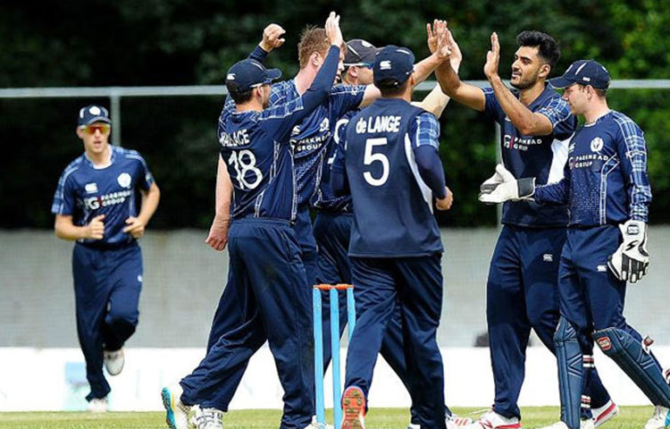 স্কটল্যান্ড : জিম্বাবুয়ের মতো সুপার সিক্সে মোট ৫টি ম্যাচে ২টিতে জয়, ২টিতে হার এবং একটিতে ড্র করে স্কটল্যান্ড। তাদের মোট পয়েন্ট রয়েছে ৫।