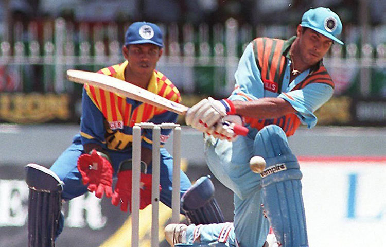 রবিন সিংহ : শুরুটা ভাল করলেও বড় রান করতে পারেননি এই বাঁ হাতি ব্যাটসম্যান। মাত্র ১৫ রান করে রান আউট হন তিনি। ক্রিকেট ছেড়ে দীর্ঘ দিন কোচিংয়ের সঙ্গে যুক্ত ছিলেন রবিন।