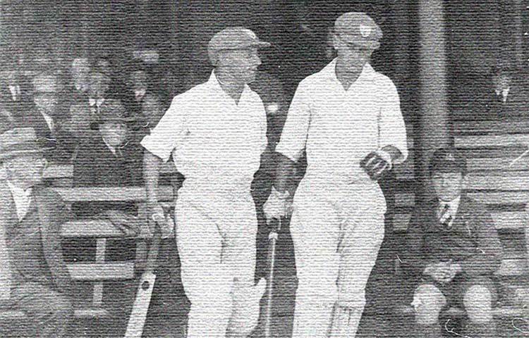 ২৯ মে, ১৯০২ সালে বার্মিংহামে অস্ট্রেলিয়ার বিরুদ্ধে প্রথমে ব্যাট করতে নেমে ইংল্যান্ড ৩৭৬ রান তোলে। জবাবে ব্যাট করতে নেমে মাত্র ৩৬ রানেই গুটিয়ে যায় অস্ট্রেলিয়া। ফলো অনে ব্যাট করতে নেমেও ২ উইকেট হারিয়ে ৪৬ রান তোলে অস্ট্রেলিয়া। ম্যাচটি ড্র হয়েছিল।