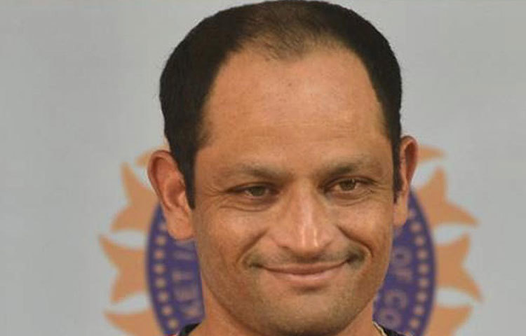 হৃষিকেশ কানিতকর : পাঁচ রানে অপরাজিত ছিলেন এই বাঁ-হাতি ব্যাটসম্যান। ২০১৫-১৬ মৌসুমে রঞ্জি ট্রফিতে গোয়া ক্রিকেট টিমের কোচ ছিলেন হৃষিকেশ।