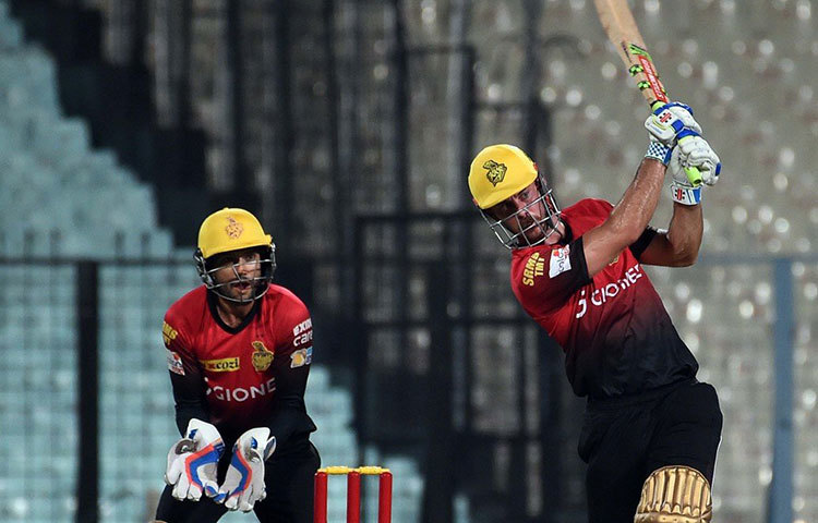 ক্রিস লিন : বেশি টাকা খরচ করার দৌড়ে পিছিয়ে নেই কলকাতা নাইট রাইডার্সও। ৯ কোটি ৬০ লক্ষ টাকায় লিনকে দলে নিয়েছে কেকেআর।