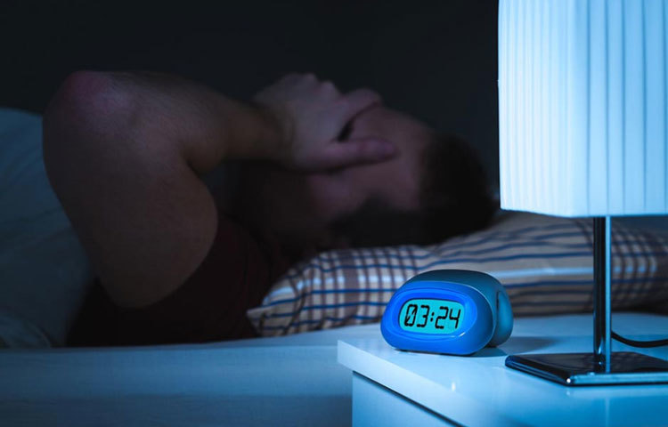 ঠিক মতো ঘুম না হওয়া।