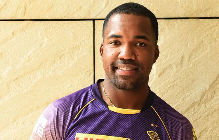 ডারেন ব্রাভো : ২৪ জুলাই ২০১৪। ক্যারিবিয়ান প্রিমিয়ার লিগের একটি ম্যাচে জেতার জন্য শেষ ওভারে ৯ রান দরকার ছিল ত্রিনবাগো নাইট রাইডার্সের। প্রথম পাঁচ বলে মাত্র তিন রান নেয় ত্রিনবাগো। কিন্তু বিটনের শেষ বলে ছয় মেরে ম্যাচ জেতান ডারেন ব্রাভো।