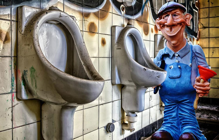 ঘন ঘন জল পিপাসা পাওয়া এবং বার বার প্রস্রাব করা। একজন সাধারণ মানুষ ২৪ ঘণ্টায় ৪ থেকে ৭ বার প্রস্রাবে যান।