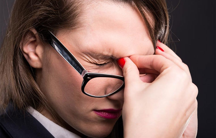 প্রায়ই মাথার যন্ত্রণা করলে ডায়াবেটিস চেক করিয়ে নিন।