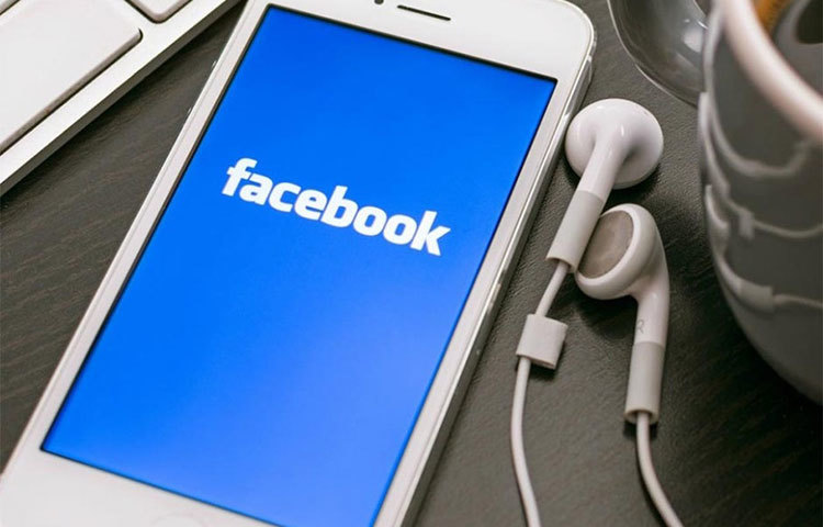 প্রোফাইলে নিজের পেশা, কর্মস্থল, স্কুল-কলেজ প্রভৃতি স্পষ্টভাবে উল্লেখ করুন। এগুলো উল্লেখ করা থাকলে অন্যের কাছে আপনার প্রোফাইলটি আরও গ্রহণযোগ্য হয়।