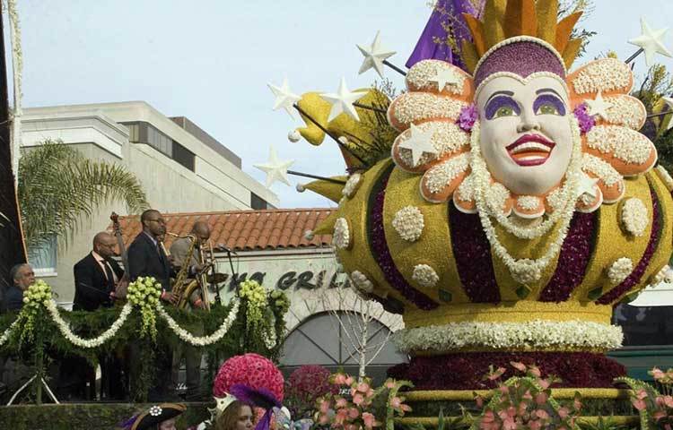 পাসাডেনা রোস প্যারেড : আমেরিকার নতুন বছর উদযাপনের জন্য এই গোলাপ ফুলের উৎসবটি আয়োজিত হয়। ১৮৯০ সাল থেকে এই উৎসবটি পালন করা হচ্ছে।