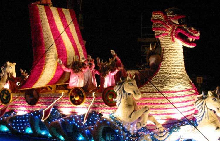 ভেন্তিমিলিয়া বাত্তাগলিয়া দি ফিওরি : বসন্তের আগমনকে উৎযাপিত করতে প্রতি দুই বছর অন্তর জুন মাসে ফ্রান্সের ভেন্তিমিলিয়া শহরে এই উৎসবটি পালন করা হয়। প্রায় ৮০০০০ ফুল দিয়ে সাজানো একাধিক ফ্ল্যোটস ঘুরে বেড়ায় সারা শহরে। দুই দিন ধরে চলে এই উৎসবটি।