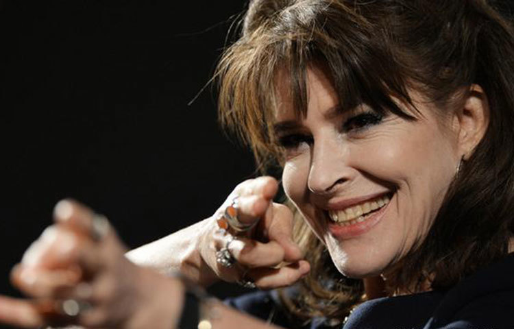 ফেনি আরদোঁ : পরিচালক ফ্রাঁসোয়া ট্রুফো টেলিভিশন সিরিজে তার কাজ দেখে মুগ্ধ হয়ে ফেনিকে চলচ্চিত্রে নিয়ে এসেছিলেন। ১৯৮১ সালে ট্রুফো পরিচালিত ‘দ্য উমেন নেক্সট ডোর’ সিনেমার মাধ্যমে বিশ্বব্যাপী জনপ্রিয়তা পান তিনি।