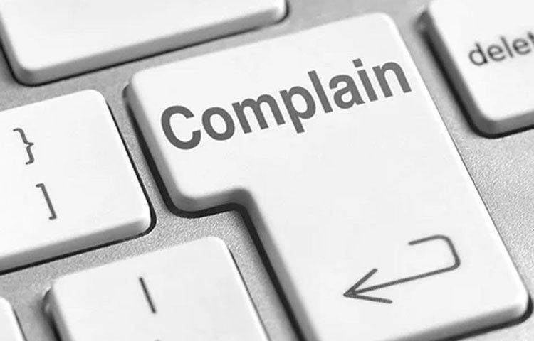 জীবনে কোনো কিছু নিয়েই এরা সন্তুষ্ট নন। সব কিছু নিয়েই এরা ক্রমাগত অভিযোগ করে যান।