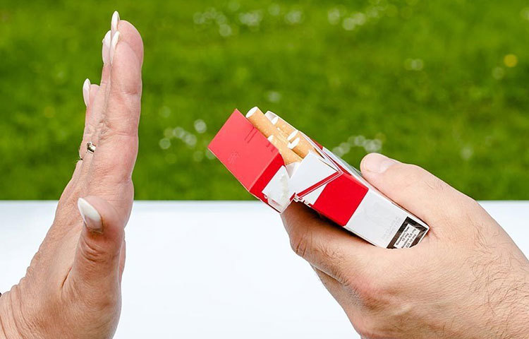 জীবনে দুঃখের সঙ্গে বুঝতে নেশাগ্রস্ত হয়ে পড়েন এরা। আর তারপর নেশাগ্রস্ত, অসুখী জীবনই কাটিয়ে দেন।